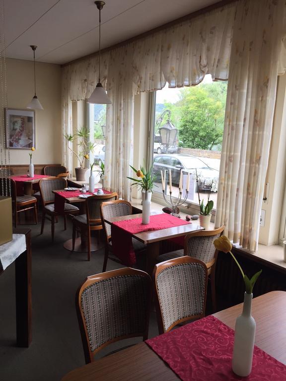 Pension Cafe-Braun Löf Buitenkant foto